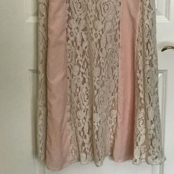 Vintage style lace gown - Picture 6 of 14